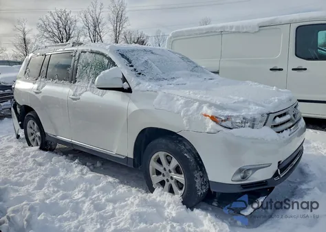 2011 Toyota Highlander Base z USA, uszkodzony, nr VIN 5TDBK3EH8BS061356